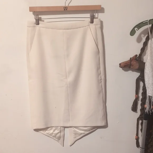 White Zara Knee Length Pencil Skirt With Tails Size 10 - Picture 1 of 7